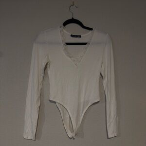 Boohoo Off-White Lace Trim V-Neck Bodysuit